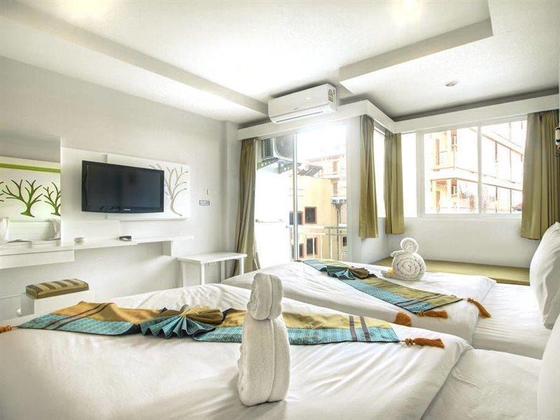 The Silk Hill Hotel Patong Esterno foto
