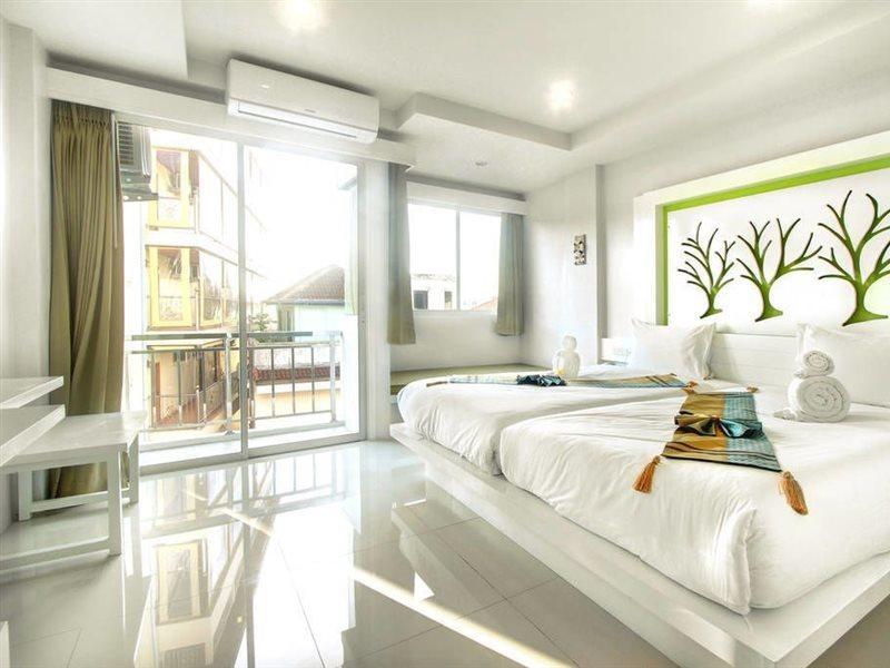 The Silk Hill Hotel Patong Esterno foto