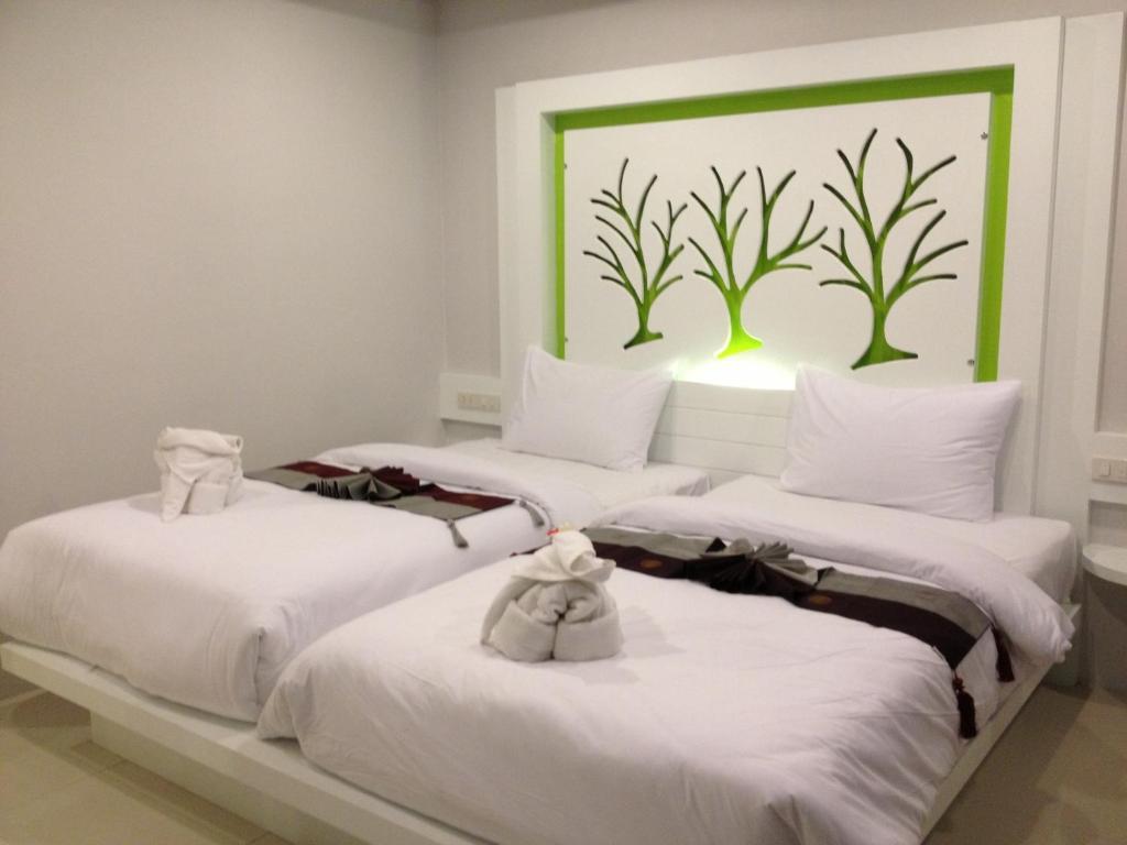 The Silk Hill Hotel Patong Esterno foto