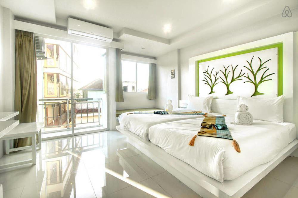 The Silk Hill Hotel Patong Esterno foto