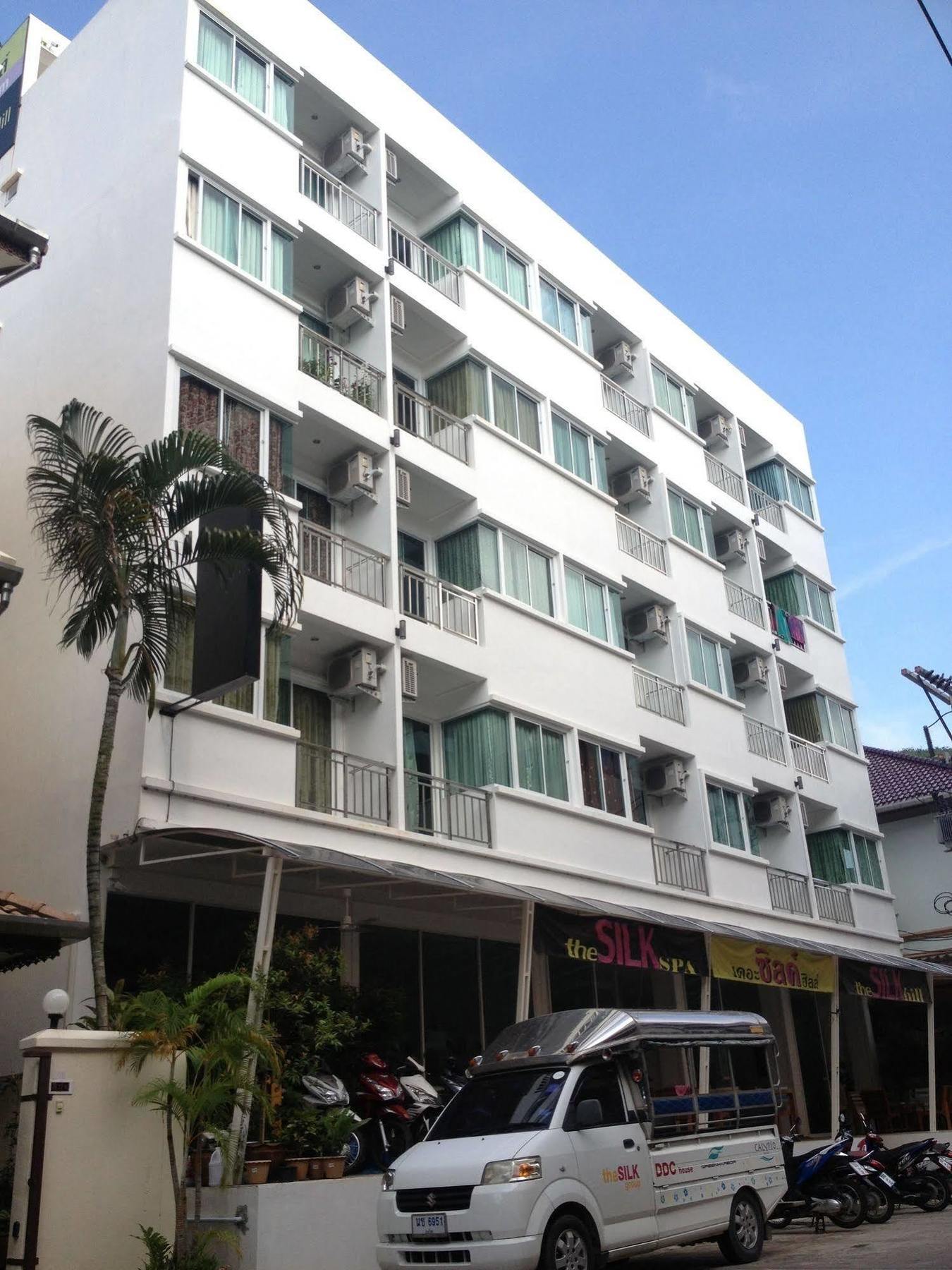 The Silk Hill Hotel Patong Esterno foto