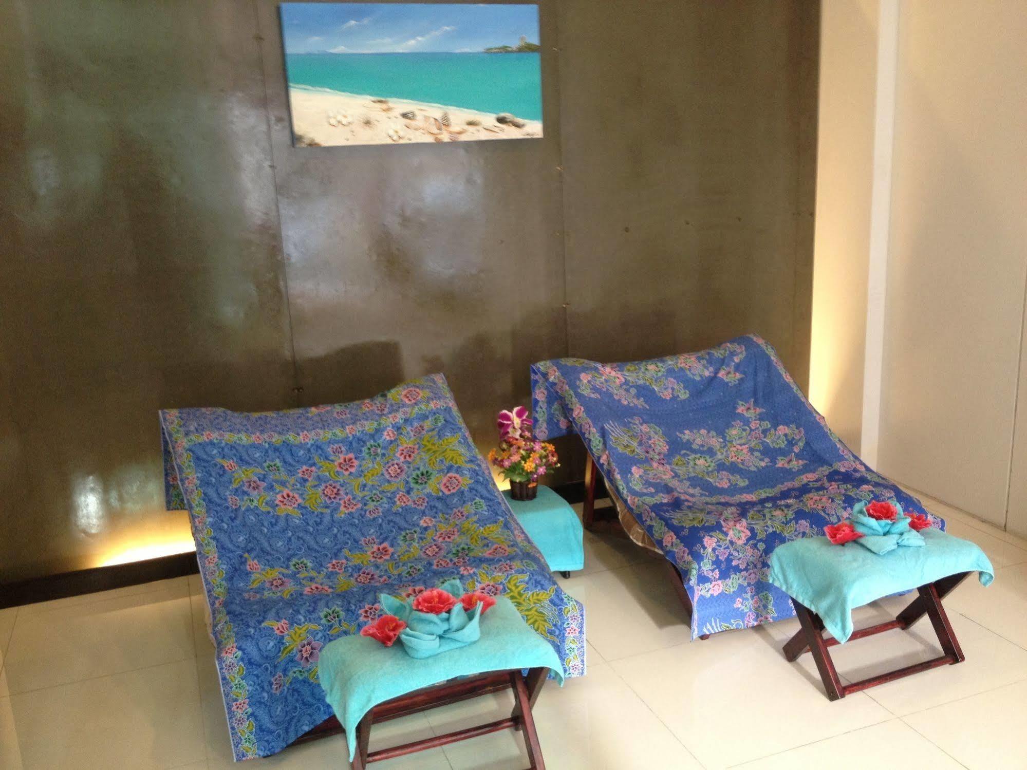 The Silk Hill Hotel Patong Esterno foto